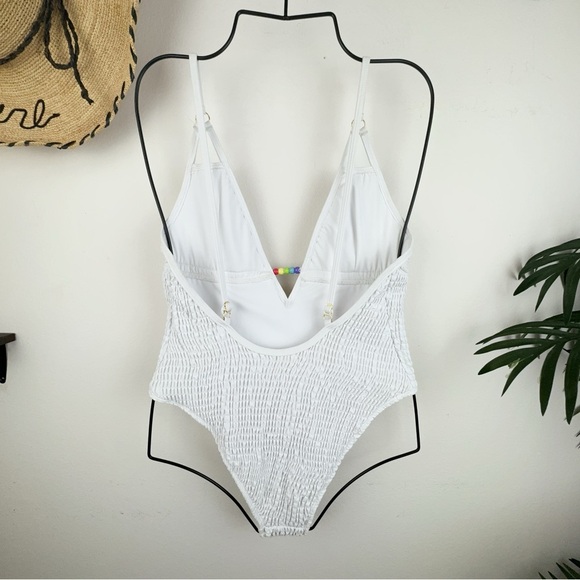 Charlie Holiday Jodie Shirred One Piece Swimwear Swimsuit in White Size Small - Picture 5 of 9